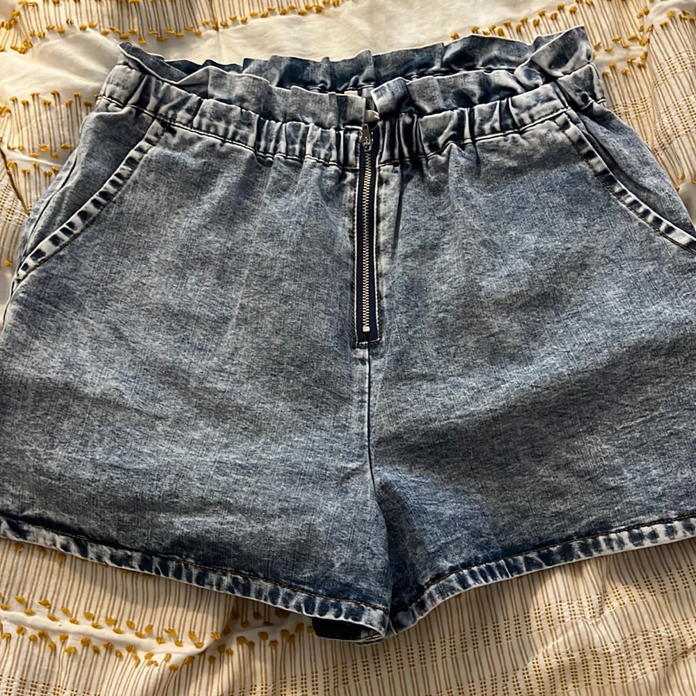 High waisted, Zip shorts, size large, never worn just tried on